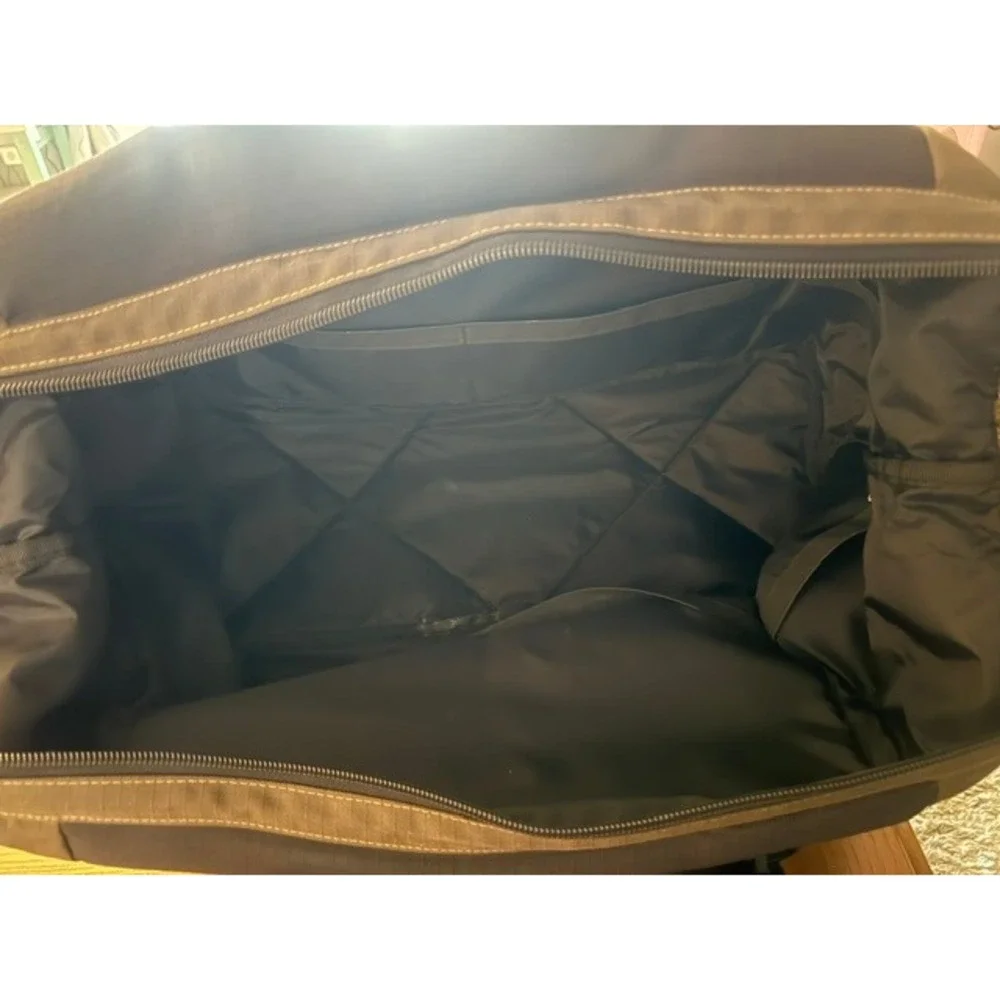 Columbia Sportswear Seascape Gatemouth Duffel Bag Olive Green Black Carry On